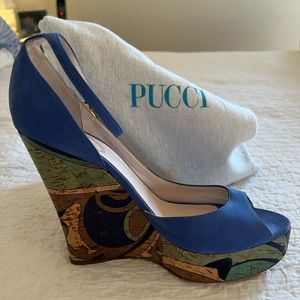 Emilio Pucci 38.5 blue suede painted heels